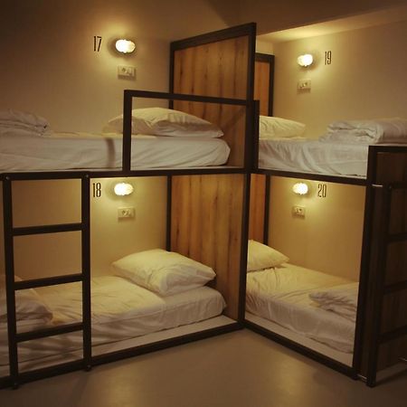 Garage Hostel Nova Gorica Eksteriør billede