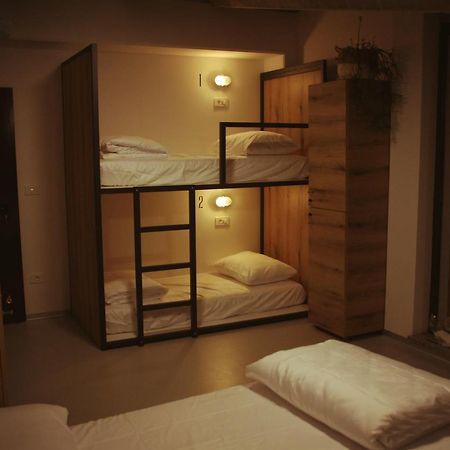 Garage Hostel Nova Gorica Eksteriør billede