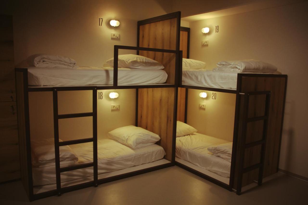Garage Hostel Nova Gorica Eksteriør billede