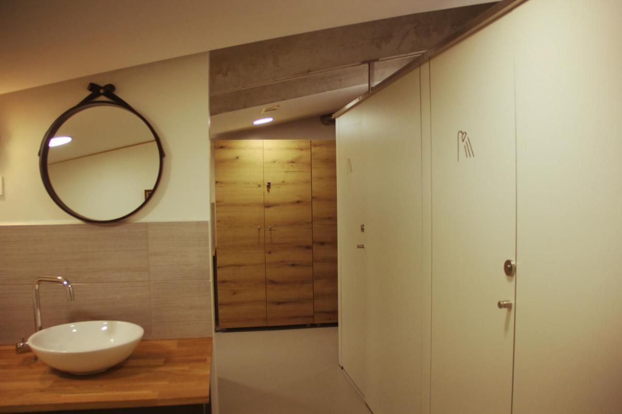 Garage Hostel Nova Gorica Eksteriør billede