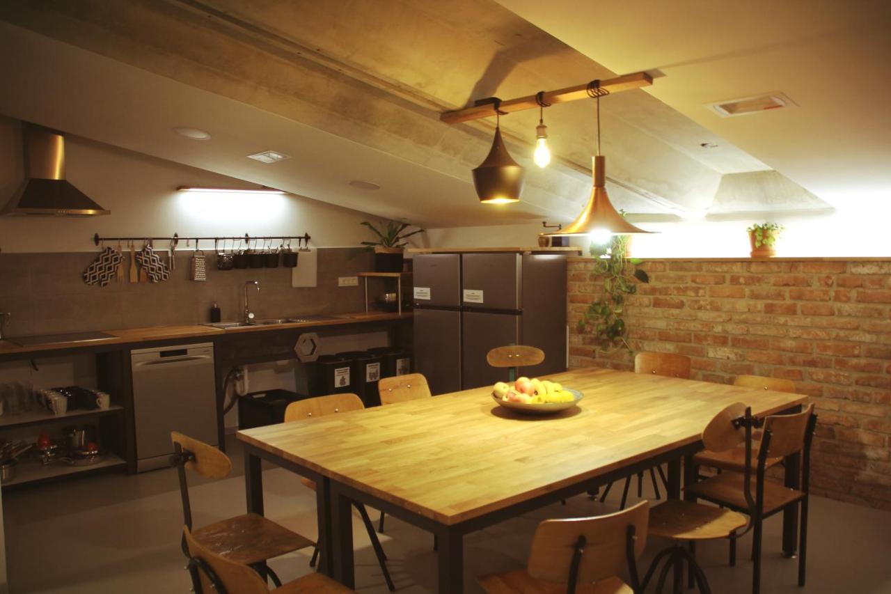 Garage Hostel Nova Gorica Eksteriør billede
