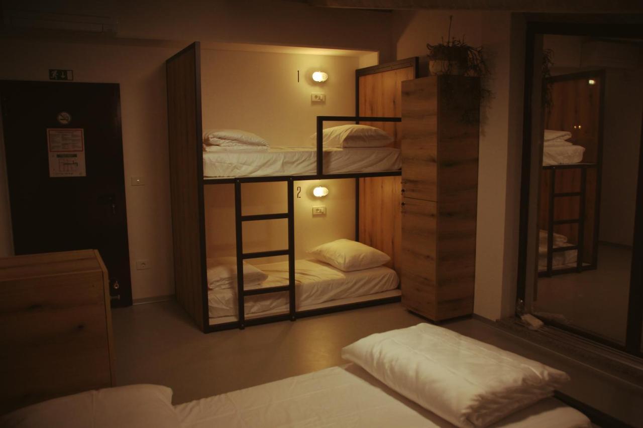 Garage Hostel Nova Gorica Eksteriør billede