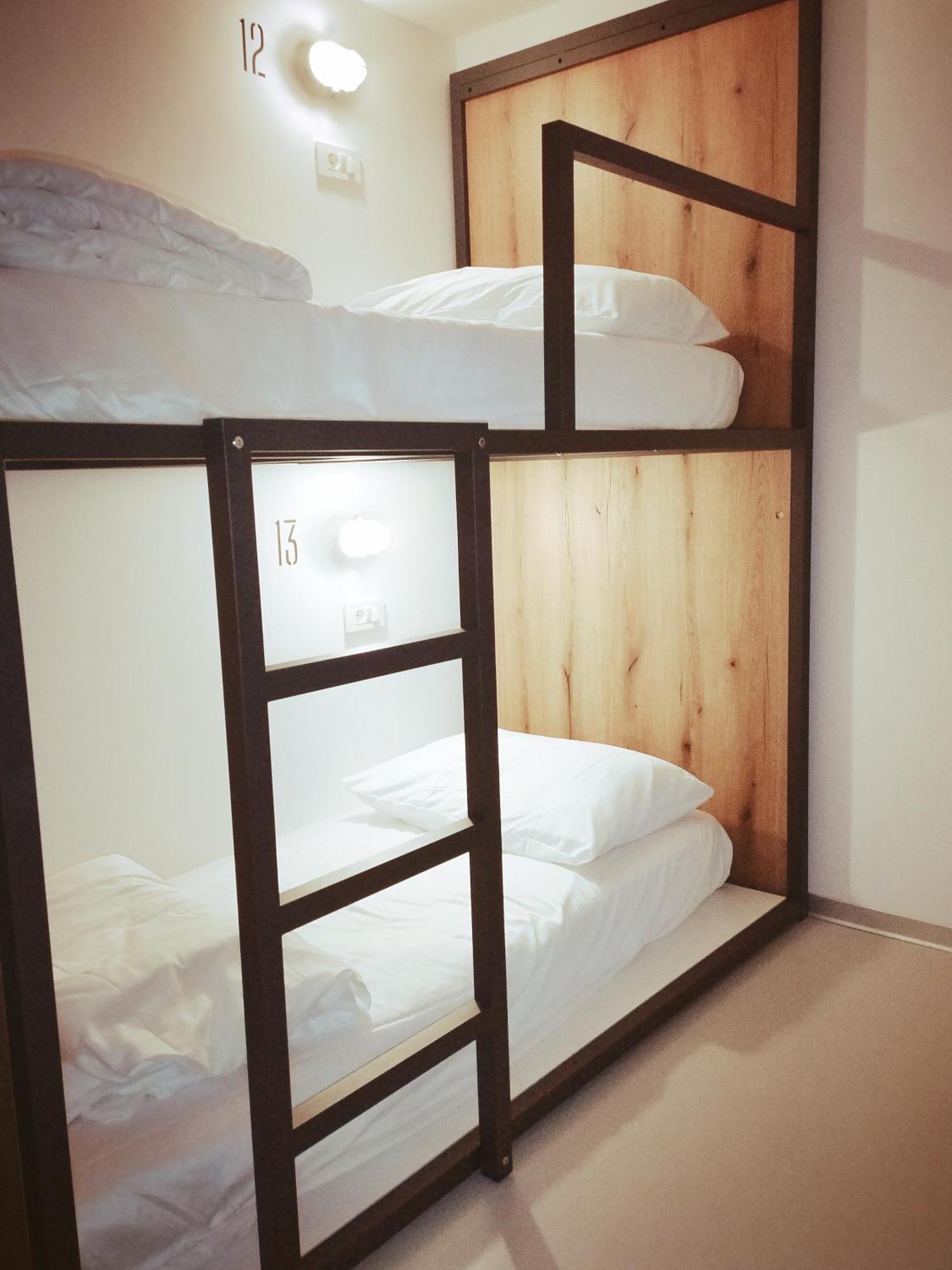 Garage Hostel Nova Gorica Eksteriør billede